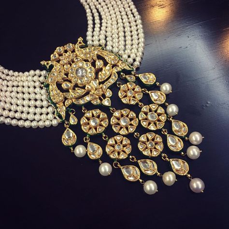 Kundan Jewellery Bridal, Gold Pearl Jewelry, Long Pearl Necklaces, Wedding Jewellery Collection, Indian Jewelry Sets, Wedding Elegant, Pearl Jewelry Necklace, Gold Jewellery Design Necklaces, Indian Wedding Jewelry