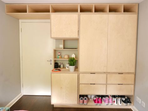 A Plywood Wardrobe for a Modern Flat — The Modern Carpenter Plywood Wardrobe, Modern Flats, Shoes Boxes, Plywood Storage, Bedroom Built Ins, Plywood Interior, Wardrobe Bedroom, Wooden Cupboard, Plywood Shelves