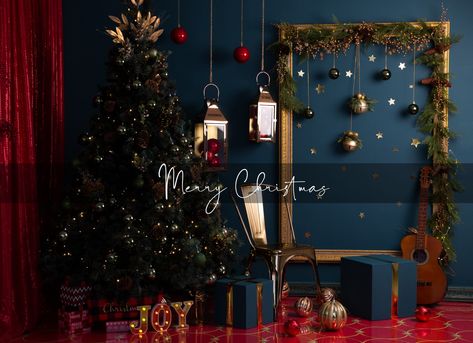 Sesiones fotografícas Noir Photoshoot, Studio Decor Ideas, Christmas Setup, Christmas Studio, Christmas Family Photoshoot, Blue Christmas Decor, Christmas Mini Sessions, Photoshoot Studio, Christmas Set