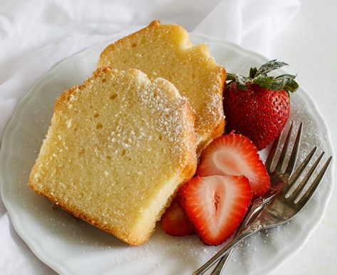 Pound Cake Vegan Pound Cake Recipe, Pound Cake From Scratch, Easy Pound Cake, Pound Cake Recipes Easy, Moist Pound Cake, Snack Sani, Cake From Scratch, Butter Cake Recipe, Pound Cake Recipe