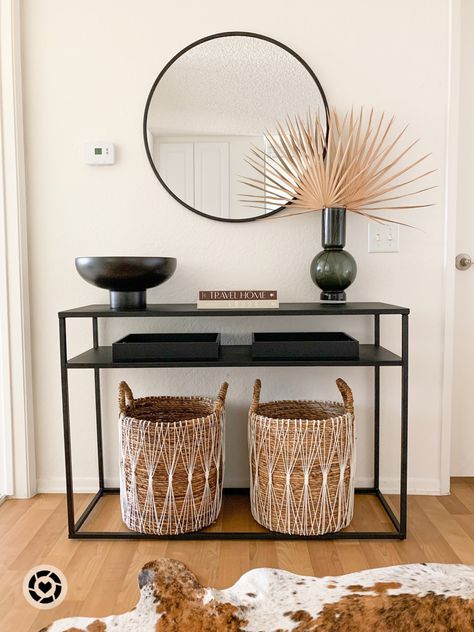 Western Bungalow, Black Pedestal Bowl, Entryway Basket, Entrance Hall Decor, Entry Table Decor, Farmhouse Beads, Console Table Styling, Entryway Table Decor, Porch Furniture