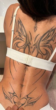 Woman Back Tattoo Ideas, Woman Back Tattoo, Tattoo Ideas Big, Ornate Tattoo, Big Tattoos, Side Neck Tattoo, Back Tattoo Ideas, Tattoos To Cover Scars, Small Girly Tattoos