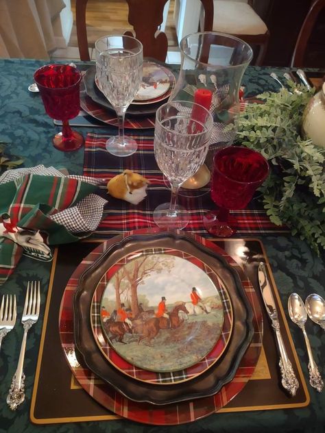 Ralph Lauren Christmas, English Christmas, Christmas Vignettes, English Decor, Tartan Christmas, Equestrian Decor, Colonial Christmas, Table Setting Decor, Christmas Tabletop