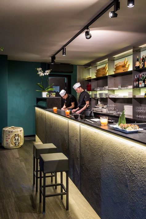 Sushi Bar Design, Tokyo Sushi, Sushi Ideas, Sushi Counter, Japanese Restaurant Interior, Japanese Restaurant Design, Brescia Italy, Sushi Japanese, Brewery Design