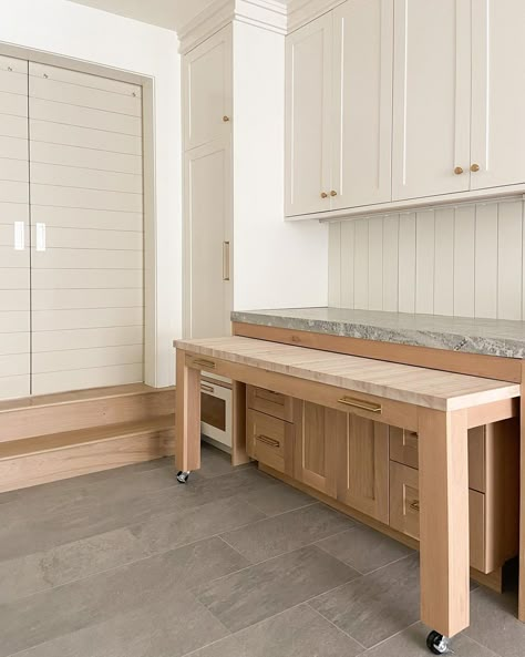 Clearstone Builders on Instagram: “Classy yet playful. We love the pull out craft table in this calming laundry hall. Architect and Designer: @by_abigail_hill” Classy Craft Room, Laundry Room Traditional, Designer Laundry Room, Craft Room Interior Design, Laundry Room 2024, Built In Craft Room, Laundry Room In Kitchen, Mudroom Table, Pull Down Table