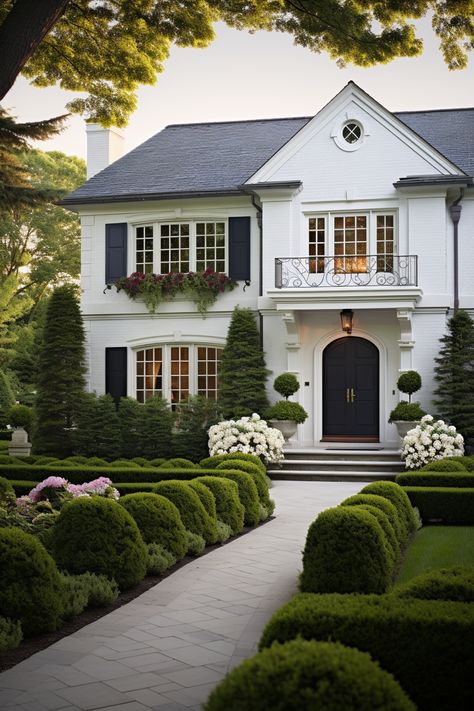 Modern Colonial Homes Exterior, Hamptons Style Homes Exterior, White Picket Fence Ideas, Picket Fence Ideas, Wee Wee, Brick Cottage, Colonial Homes, Fence Designs, French Style Homes