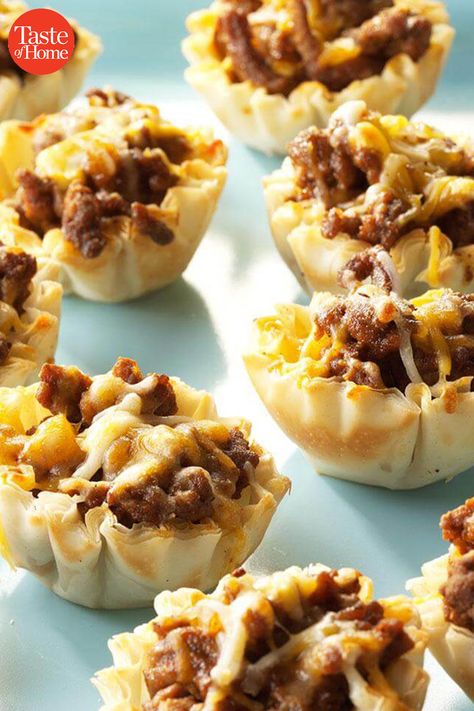 Taco Cups, Phyllo Cups, Mexican Appetizers, Mini Tacos, Make Ahead Appetizers, Pub Food, Mexican Food Recipes Easy, Potluck Recipes, Finger Food Appetizers