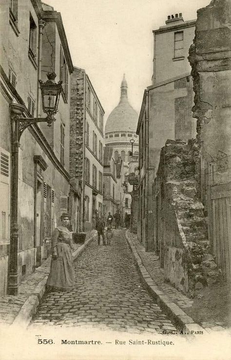 Paris History, History Photography, Metro Paris, Paris 1900, Paris Travel Tips, Vintage Architecture, Montmartre Paris, Photo Walk, Old Paris