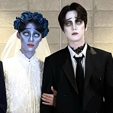 These K-Pop idols totally stole the show with their costumes for Halloween 2021 | allkpop Kpop Halloween Costume, Gay Halloween Costumes, Victor Corpse Bride, Corpse Bride Makeup, Kpop Costume, Corpse Bride Costume, Bride Costume, Cute Couple Halloween Costumes, Halloween Icons