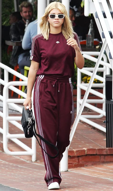 We Can't Get Enough of Sofia Richie's Style via @WhoWhatWear Looks Adidas, Look Adidas, Tracksuit Outfit, Sofia Richie, Glam Look, Adidas Fashion, Adidas Outfit, Sporty Outfits, 인물 사진