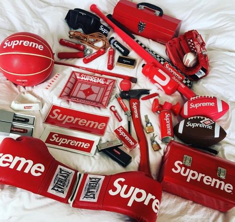 Esme Core, Supreme Rug, Supreme Merch, Supreme Aesthetic, Sneaker Ads, Dallas Cowboys Tattoo, Supreme Furniture, Gifts Aesthetic, Supreme Iphone Wallpaper