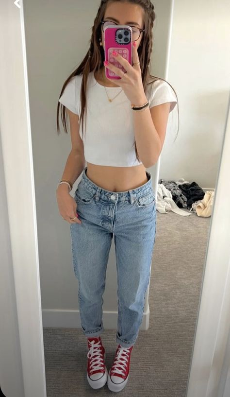 How To Style Red Converse, Halle Sandberg, Cute Summer Fits, Converse Fashion, Hot Weather Outfits, Red Converse, Modest Fits, Spring Fits, Cute Fit