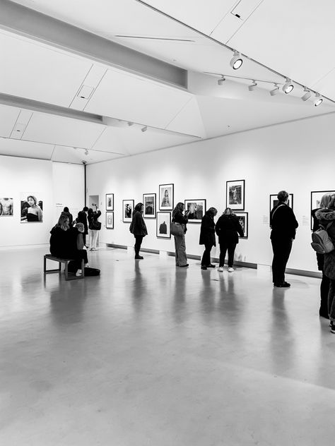 #taylorwessingexhibition #gallery #photography #london #londonexhibition #londongallery #exhibition #photographyexhibition #photographygallery #blackandwhite #blackandwhitephotography #monochrome #manyfacesofeve #exhibitionspace #exhibitiondisplay #blackandwhitephotographers #blackandwhitephotographer #blackandwhitephotoshoot #blackandwhitephotosession #exhibitionaesthetic #galleryaesthetic #photographyaesthetic #photographysession Photography Exhibition Aesthetic, Gallery Photography, Exhibition Opening, Gallery Show, Photography Gallery Exhibition, Photography Exhibition Display, Modern Photography Art, School Exhibition, Photography Storytelling