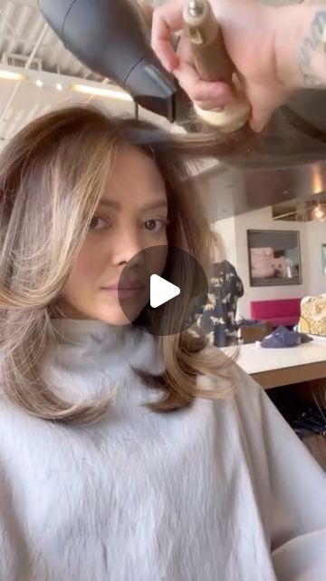 Face Framing Without Layers, Styling Face Framing Layers, Face Frame With Layers, Ponytail Layered Haircut, Naomi Boyer Hair, How To Style Face Framing Layers, Layered Face Frame Haircut, How To Cut Face Framing Layers, Face Framing Layers With Bangs Medium