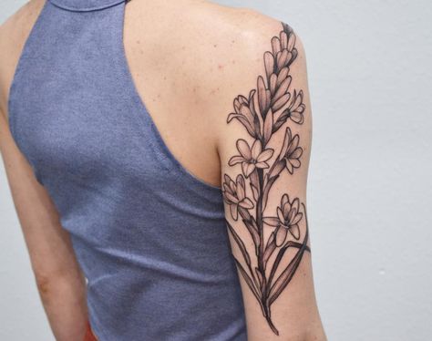 tuberose Tuberose Tattoo, Indian Paintbrush Tattoo, Paintbrush Tattoo, Tuberose Flower, Le Tattoo, Indian Paintbrush, Body Tattoos, Flower Tattoos, Flower Tattoo