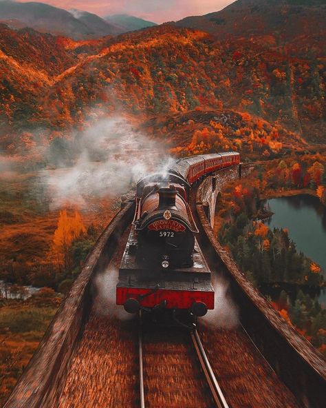 𝒄𝒐𝒛𝒚 𝒗𝒊𝒃𝒆𝒔 ♡ on Instagram: “Oh, to be on the Hogwarts Express 😍✨ Follow @cozyfully (me) for more! DM for picture credits!” Autumn Landscapes, Train Wallpaper, Autumn Adventures, Scenic Train Rides, Railroad History, Christmas Wallpaper Backgrounds, Images Harry Potter, Fall Beauty, Hogwarts Aesthetic