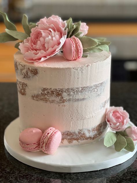 Light Pink Cake Ideas, Babyshower Cake Pink, Nude Cake Ideas, 80 Year Old Birthday Cake, Naked Cakes Birthday, Naked Cake Decorating Ideas, Naked Floral Cake, Pink Naked Cake, Naked Cake Ideas