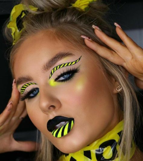 Caution Makeup, Checkered Makeup, Beautiful Halloween Makeup, Bold Lip Makeup, Yellow Makeup, Creepy Halloween Makeup, Punk Makeup, Dramatic Eye Makeup, Makeup Eyeshadow Palette