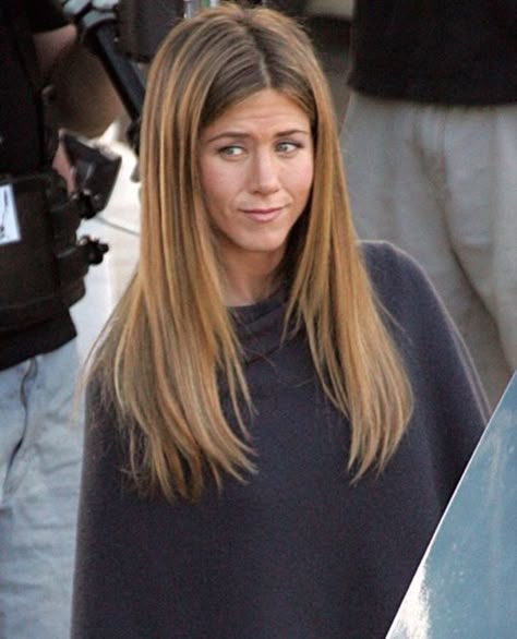 Jen Aniston Hair, Jennifer Aniston Haircut, Jennifer Aniston Hair Color, Rachel Green Hair, Rachel Hair, Jennifer Aniston Hair, Jenifer Aniston, Honey Brown Hair, Honey Blonde Hair