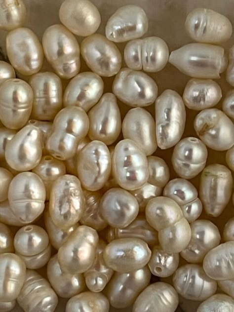 Explore Pearl Jewellery today xx Pearl Aesthetic Green, Baroque Pearl Aesthetic, Pearly Aesthetic, Pearlcore Aesthetic, Aesthetic Pearls, Pearls Aesthetic, Pearl Core, Pearl Aesthetic, Keshi Pearl Earrings