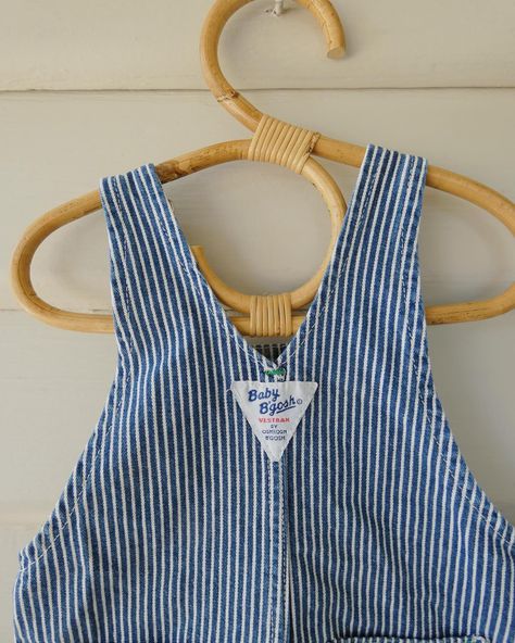 A classic ⭐️ Vintage Oshkosh Hickory Stripe Overalls, size 12 months. We would recommend these for a size 6/12 months for longer wear. Please refer to the measurements for best fit : - STS : 42cm. - STH : 60cm. Assembled in Honduras. In excellent vintage condition. $70+postage. Hickory Stripe Overalls, Vintage Oshkosh, Honduras, Classic Vintage, 12 Months, Overalls, Size 12, Size 6, How To Wear