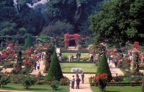 Parc de Bagatelle - The Parc de Bagatelle, situated at the heart of the Bois de… Paris Tourist, Hiking Europe, Famous Gardens, Tourist Office, Royal Park, Parc D'attraction, Paris Tours, Chateau France, Mediterranean Garden