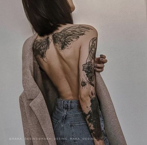 Bird Wings On Back Tattoo, Crow Wings Back Tattoo, Dragon Wings Back Tattoo Women, Bird Wing Tattoo Back, Wing On Back Tattoo, Back Wings Tattoos Women, Wing Back Tattoo Women, Back Tattoo Wings, Angel Wings Tattoo Shoulder