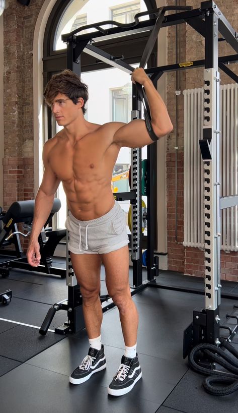 Pietro Boselli Muscle, Muscular Man Aesthetic, Aaron Diaz, Hot Candy, Pietro Boselli, Men Bodies, Italian Model, Instagram Men, Body Photography