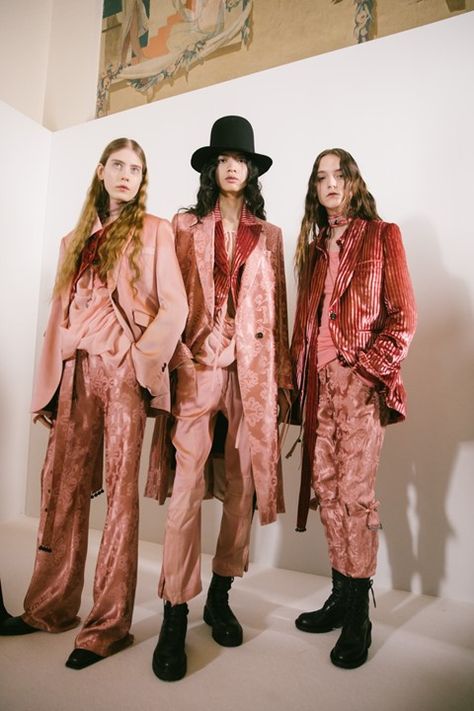 Ann Demeulemeester AW19 | Dazed Anti Fashion, Quirky Fashion, Ann Demeulemeester, Mode Inspo, Pink Outfits, Fashion Editorial, Mode Vintage, Looks Style, Costume Design