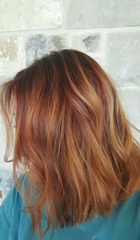 "Copper hair" : la coloration la plus tendance qu'il faudra adopter cet automne Redhead Style, Beautiful Red Hair, Hair Balayage, Short Hair Balayage, Brown Blonde Hair, Ombre Hair Color, Auburn Hair, Copper Hair, Red Hair Color