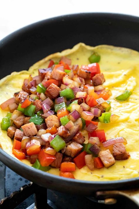 Denver Omelet - Jessica Gavin Loaded Omelet Breakfast Ideas, Omelette Recipe Easy Breakfast Ideas, Denver Omlet, Omlet Recipes Easy, Denver Omelette, Denver Omelet, Omelette Recipes, Breakfast Omelet, Omlet Recipes