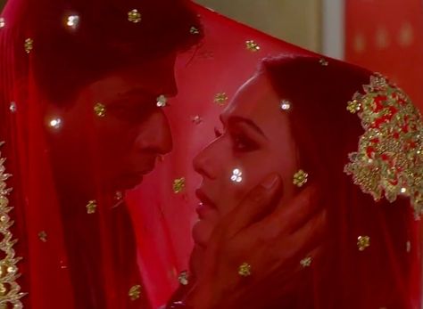 Shahrukh Khan and Preity Zinta - Veer Zaara (2004) Veer Zara, Veer Zaara, Pretty Zinta, Bollywood Wallpaper, Shah Rukh Khan Movies, Vintage Bollywood Aesthetic, 90s Bollywood Aesthetic, Desi Love, Preity Zinta