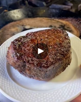 27M views · 12K reactions | Cooking The Ultimate Steak 🥩🤩 | Remember to let your steak rest 👨‍🍳🥩 | By FOODbible | Facebook Sous Vide Sirloin Steak, Perfect Filet Mignon, Ways To Cook Steak, Brown Sugar Pork Chops, Ribeye Steak Recipes, Sirloin Steak, Steak Frites, Best Steak, Ribeye Steak