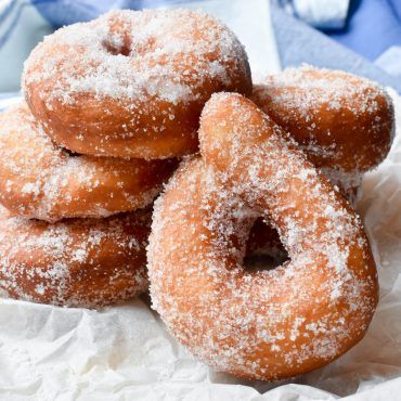 Fluffy Doughnut Recipe, Italian Donuts, Italian Potatoes, Fried Donuts, Italian Recipes Dessert, Doughnut Recipe, Italian Cookies, Italian Desserts, Authentic Recipes