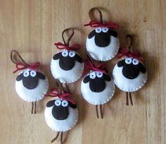 Giorgio the Sheep Christmas Ornament Felt by Martianique on Etsy, $8.00 Sheep Ornaments, Sheep Crafts, Felt Christmas Decorations, Navidad Diy, Felt Patterns, Felt Decorations, The Sheep, Felt Christmas Ornaments, Felt Diy