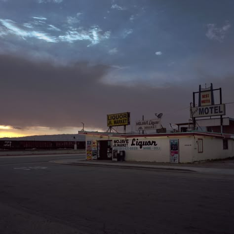 Texas Life, Nostalgia Aesthetic, American Gothic, Southern Gothic, Gothic Aesthetic, Vintage Americana, Bad Feeling, Dark Skies, Big Sky