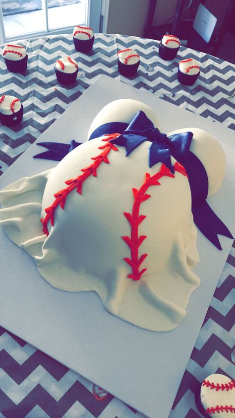 Baby Shower baseball theme cake! Baby Shower Baseball Theme, Dodgers Baby Shower Ideas, Baseball Baby Shower Cake, Baseball Theme Cake, Baseball Theme Cakes, Baby Shower Baseball, Baseball Baby Shower Theme, Sports Baby Shower, Baby Boy Themes