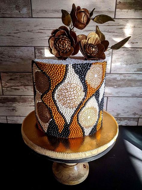 African Cake Design, African Cake, Russian Honey Cake, Apple Cake Pops, Interesting Cakes, Cake Inside, Black Napkins, Elegant Birthday Cakes, Magic Cake