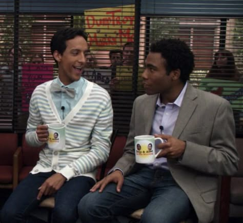 Community Matching Icons, Troy And Abed Icons, Community Show Aesthetic, Troy And Abed Matching Pfp, Sitcoms Aesthetic, Community Tv Show Aesthetic, Sitcom Aesthetic, Abed Nadir, Community Tv Show