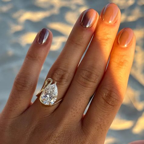 Celebrity Wedding Rings, Engagement Ring Trends, Engagement Nails, Ring My Bell, Future Engagement Rings, Wedding List, Celebrity Wedding, Trending Engagement Rings, Bespoke Rings