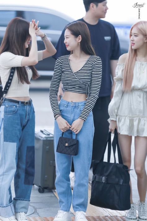 Icn Airport, Jumpsuit Elegant, Summer Dress Outfits, Kim Jisoo, Casual Summer Outfit, Blackpink Fashion, Lalisa Manoban, Kpop Outfits, Korean Outfits