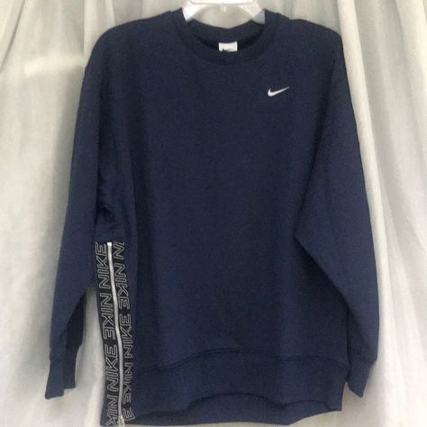 Nike Woman, Tops Nike, Nike Vintage, Workout Sweatshirt, Nike Blue, Vintage Nike, Nike Tops, Sweatshirts Women, Nike Women