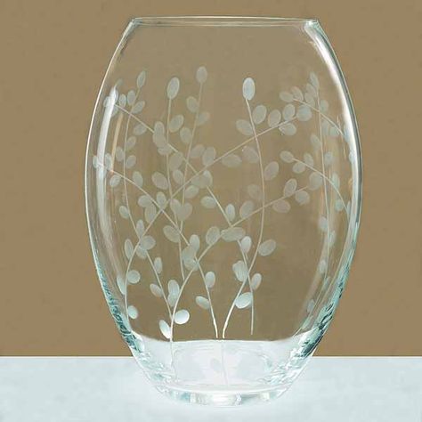 etched glass vase Etched Vase Ideas, Glass Vase Design, Etched Glass Vase, Glass Engraving Ideas, Glass Vase Painting Ideas, Cricut Glass Etching, Glass Etching Ideas, Engraved Vase, Etching Diy