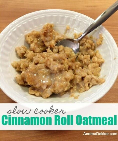 Slow Cooker Cinnamon Roll Oatmeal Slow Cooker Recipe Videos, Cinnamon Roll Oatmeal, Crockpot Cinnamon Rolls, Breakfast Crockpot, Crockpot Oatmeal, Slow Cooker Oatmeal, Crockpot Dessert Recipes, Chicken Crockpot Recipes Easy, Slow Cooker Breakfast