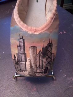 City skyline on Pointe! Ballet Pointe Shoes, Pointe Shoe, Dance Like No One Is Watching, Painting Party, Dance Ballet, Royal Ballet, Ballet Beautiful, Ballet Costumes, Point Shoes