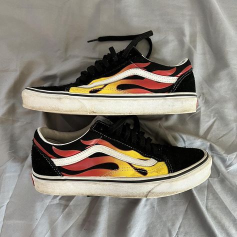 Size 7 men’s vans old Skool 
No box Vans Old Skool, Mens Vans, Old Skool, Men's Sneakers, Skateboard, Shoes Mens, Mens Accessories, Size 7, Outfit Accessories