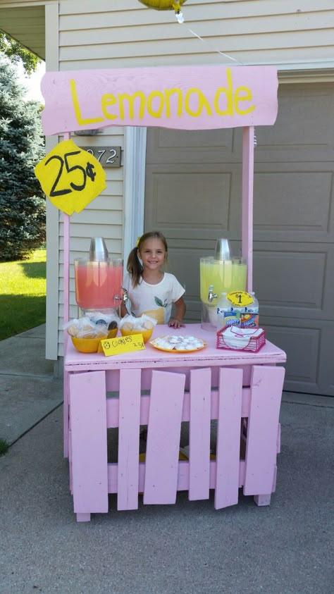 Lemonade stand made from scrapwood!:) Kyra had so much fun selling lemonade & cookies! Pink Lemonade Stand, Kids Lemonade Stands, Diy Lemonade Stand, Kids Lemonade, Diy Lemonade, Pink Lemonade Party, Lemonade Party, Lemonade Stand, Pink Lemonade