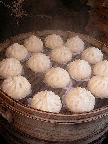 Japanese Steamed Buns, Meat Bun, Japanese Street Food, Thai Street Food, India Food, Indian Street Food, Steamed Buns, Japanese Dishes, Japan Food