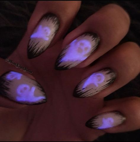 Corpse Nails, Corpse Bride Nail Art, Corpse Bride Nails, Paws And Claws, Unique Acrylic Nails, Bride Nails, Halloween 2023, Corpse Bride, Nail Design