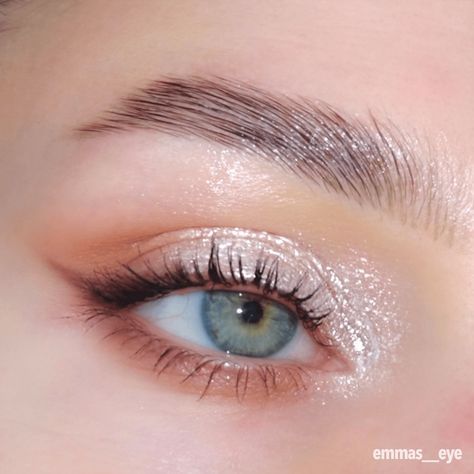 "Oh Christmas brow, oh Christmas brow, how lovely are your arches... Pastel Prom Makeup, Natural Fairy Makeup, Ethereal Wedding Makeup, Prom Makeup For Blue Eyes, Prom Eyes, Liquid Shadow, Prom Eye Makeup, Formal Makeup, Smink Inspiration